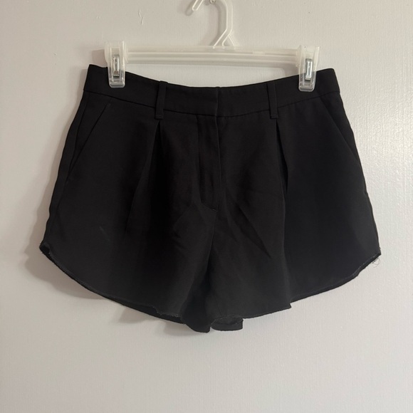 Aritzia Babaton Black Pleated Mini Shorts Size 2 - Picture 1 of 7